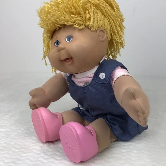 Cabbage Patch doll - Picture 15 of 16